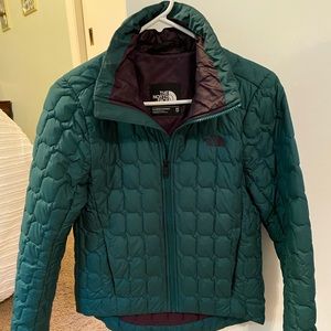 Northface thermoball cropped puffer